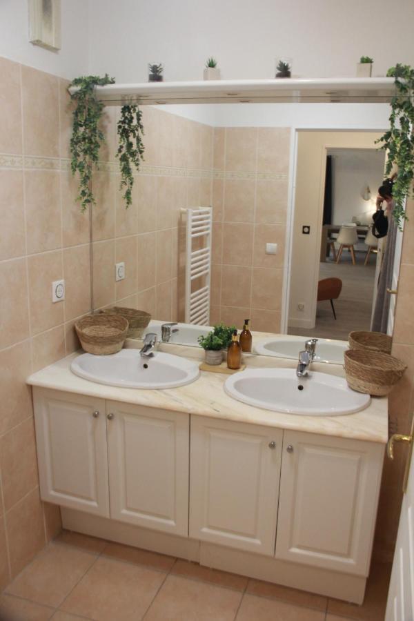 Apartment Ondine: Hillside With Pool And Parking In Nice