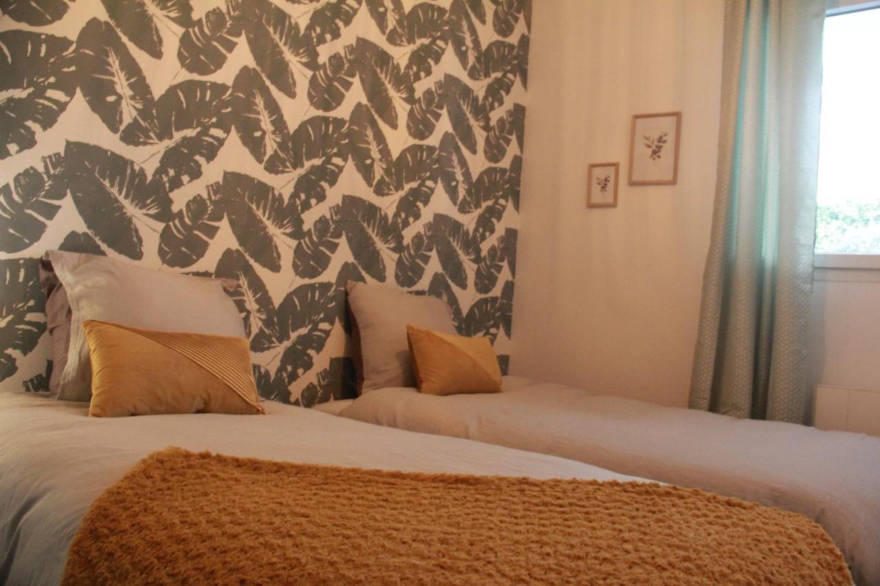 Ondine: Hillside With Pool And Parking In