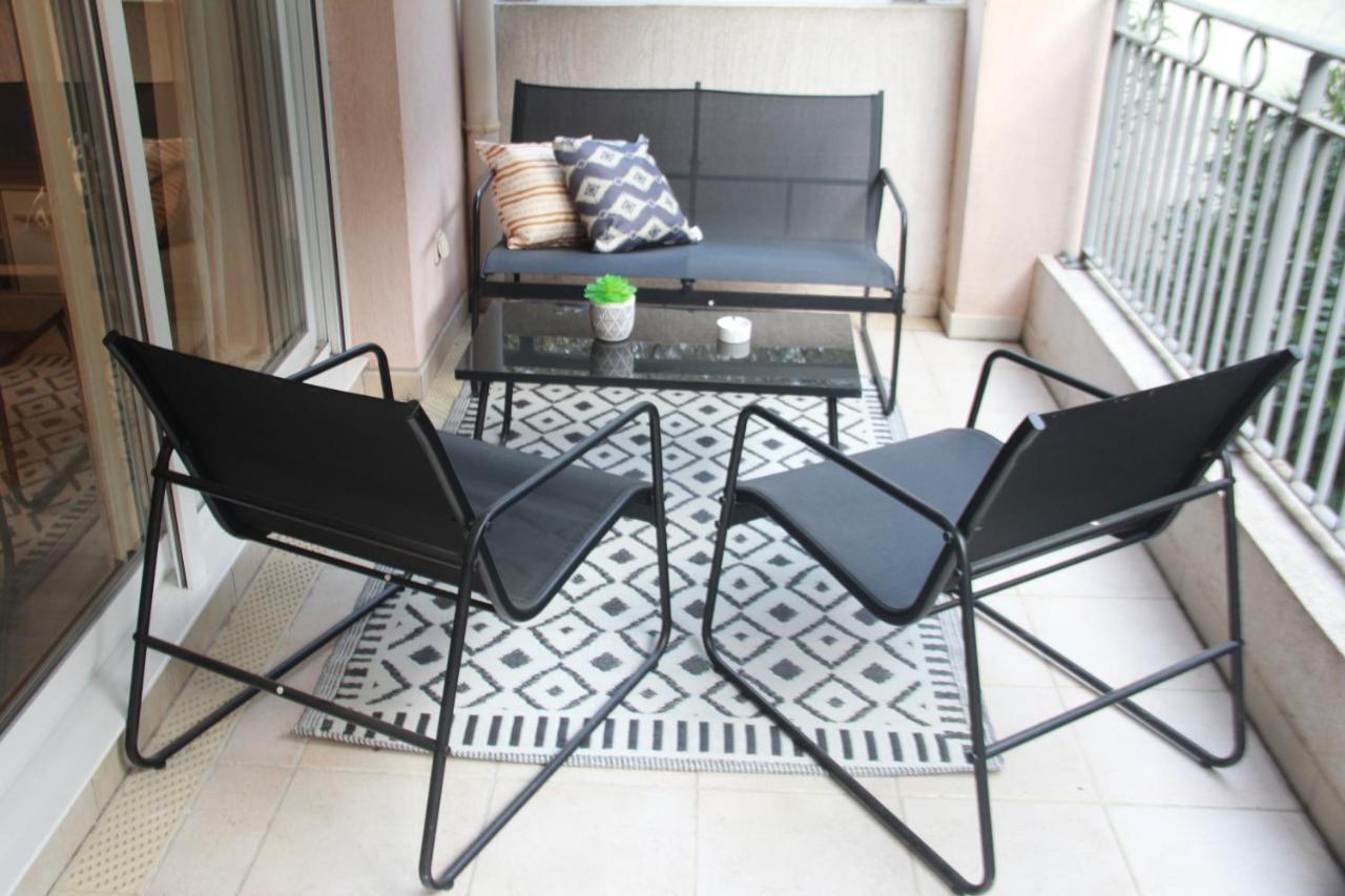 Ondine: Hillside With Pool And Parking In Nice